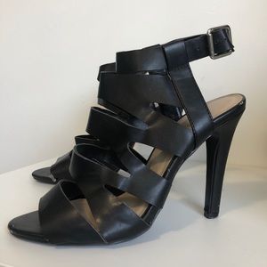 Crisscross heels 🖤 size 7